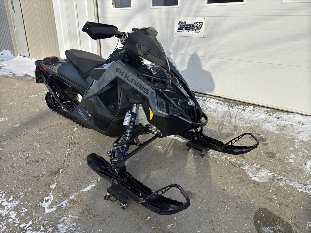 Polaris 850 Indy Vr1 129 2021 alt
