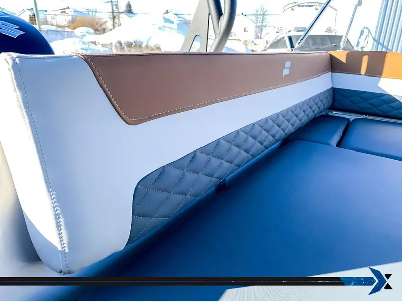 Starcraft SVX 190 OB 140HP deck boat bateau Ponté 2025