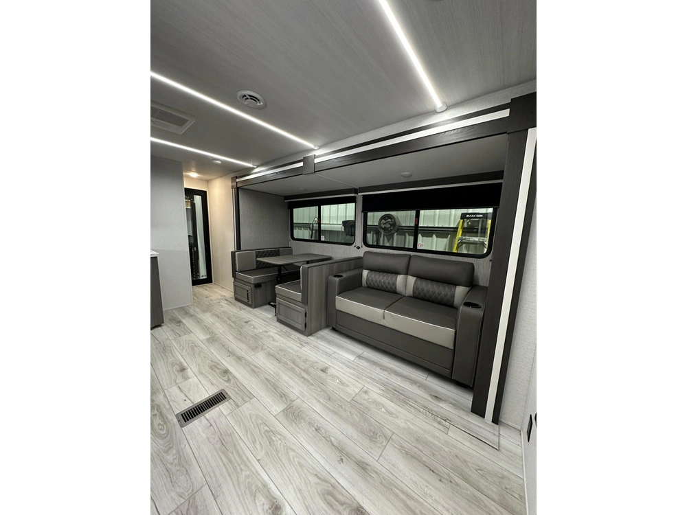 2025 Hideout 26patio alt