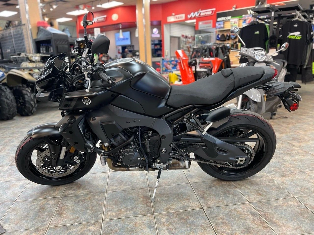2025 Yamaha Mt-10 alt