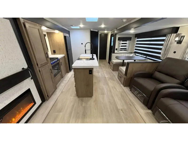 2025 Cherokee 272XLK Wolf Den