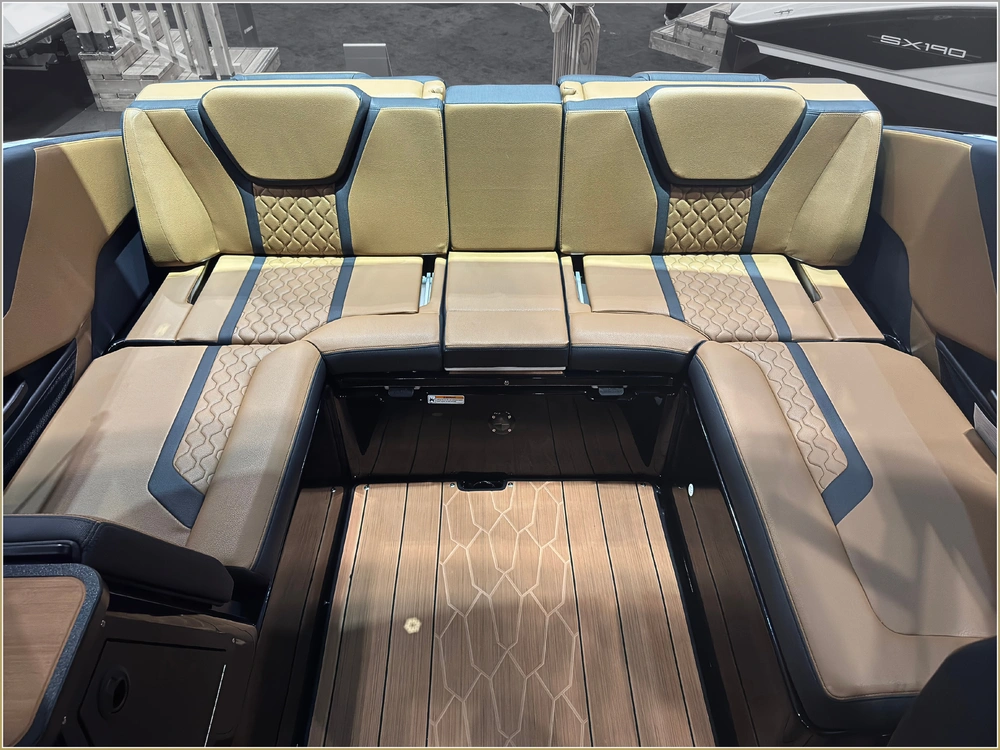 2025 Yamaha 255xd + $2,500 Water Package! 3.99% Financing & No Luxury Tax* alt
