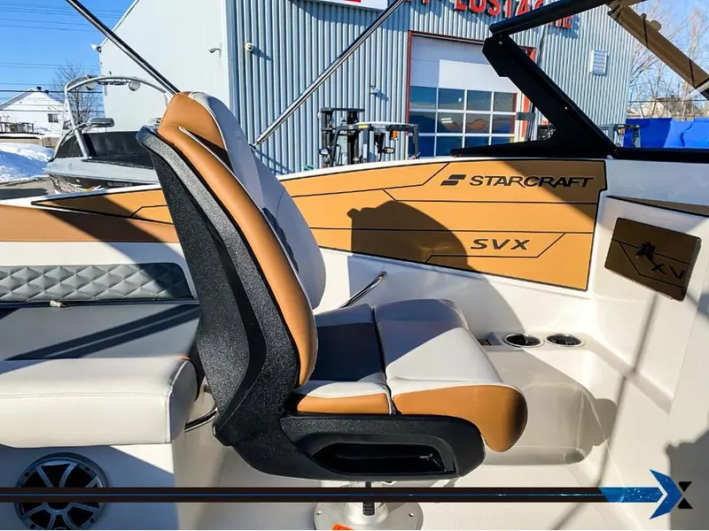 Starcraft SVX 190 OB 140HP deck boat bateau Ponté 2025