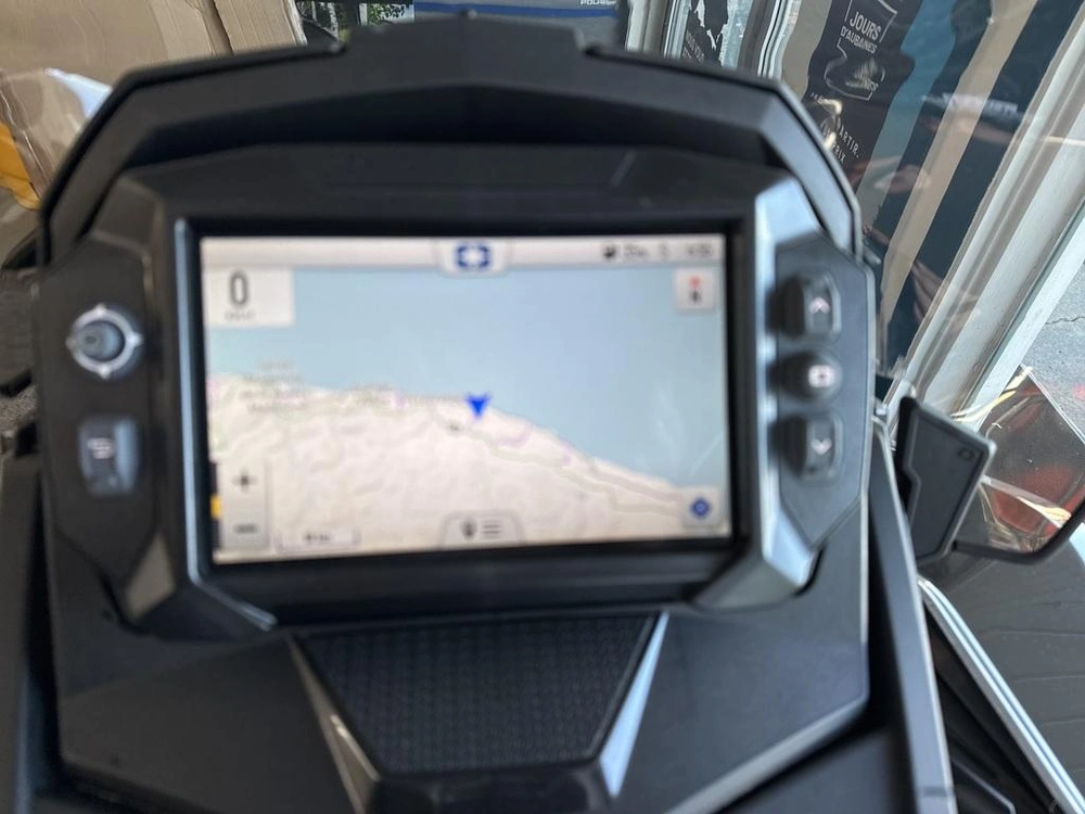 Polaris Titan 650 2025 alt