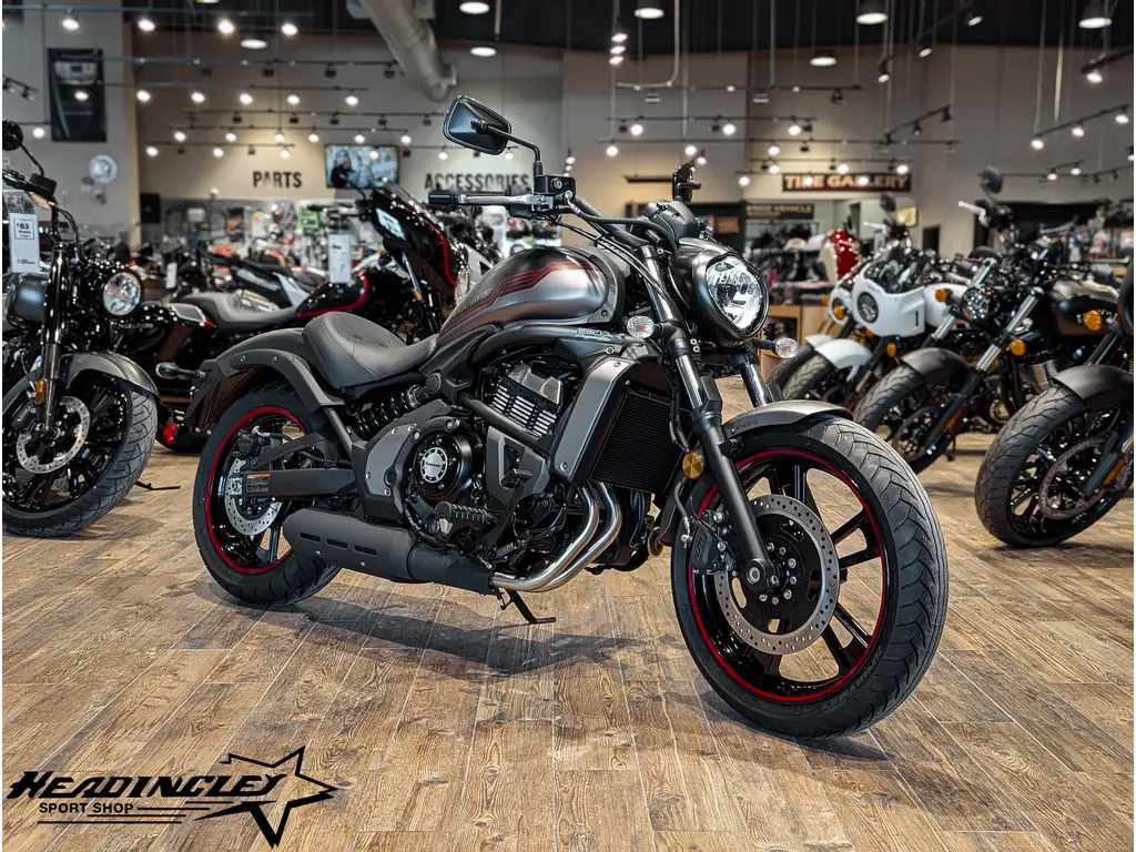 2025 Kawasaki Vulcan S // Metallic Matte Graphite Gray/Metallic Matte Carbon Gray