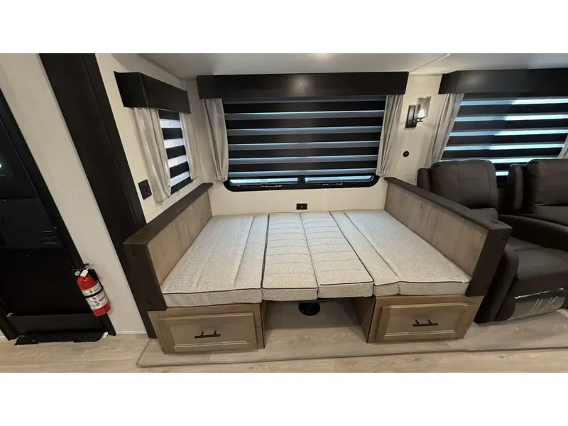 2025 Cherokee 272XLK Wolf Den