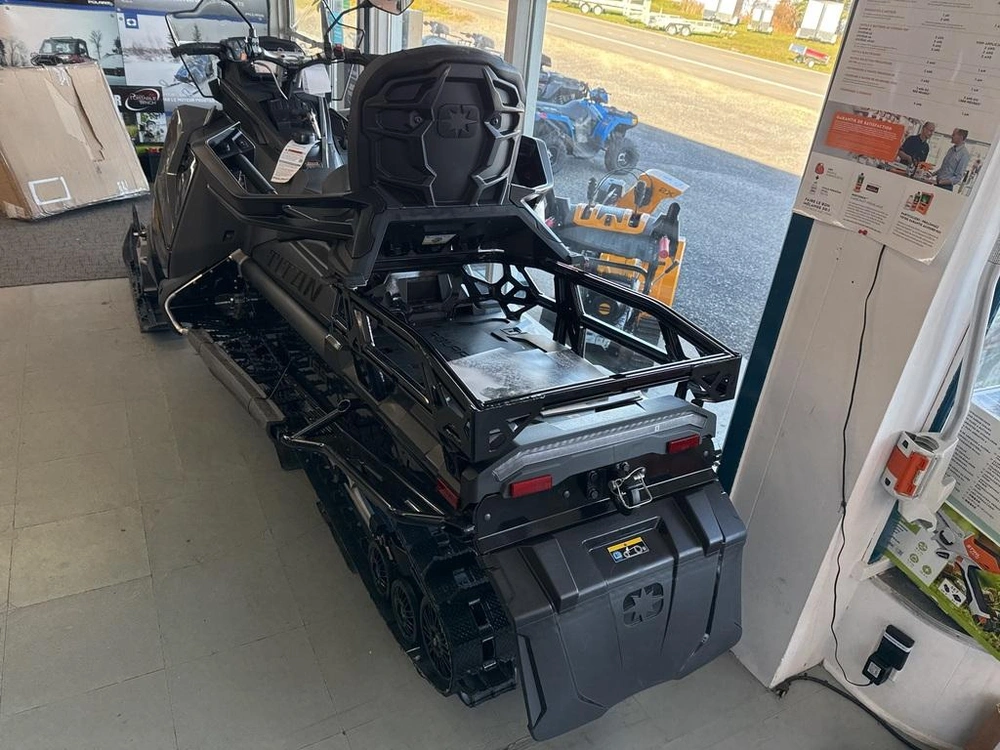 Polaris Titan 650 2025 alt