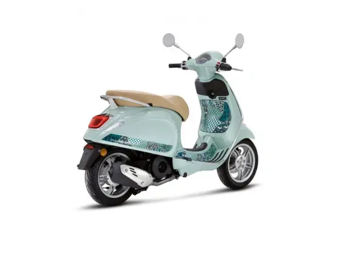 2025 Vespa Vespa Primavera 50 Batik LAVAL MOTO