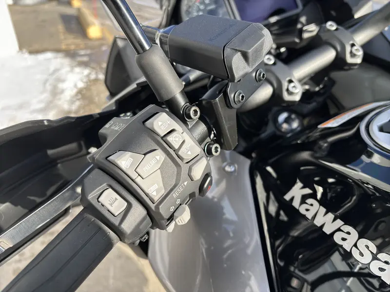 2025 Kawasaki Versys 1100 LT SE