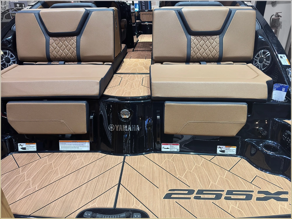 2025 Yamaha 255xd + $2,500 Water Package! 3.99% Financing & No Luxury Tax* alt