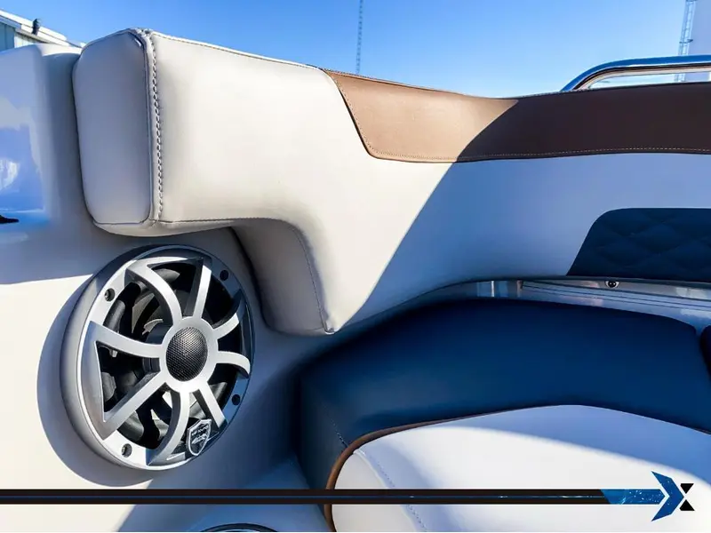 Starcraft SVX 190 OB 140HP deck boat bateau Ponté 2025