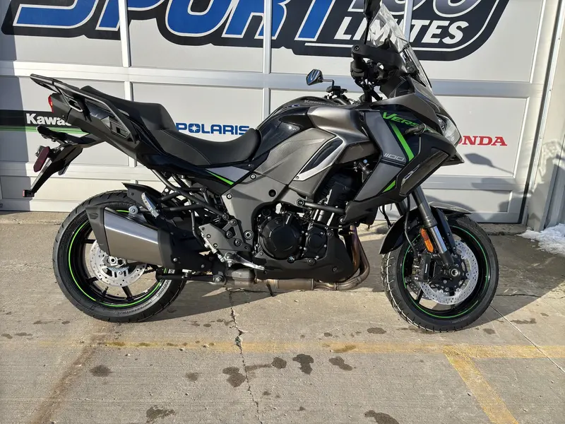 2025 Kawasaki Versys 1100 LT SE