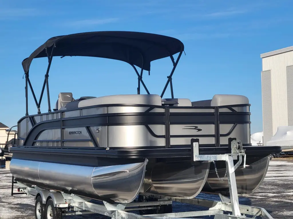 2025 Bennington Marine S23 Swingback - Ponton 23 pieds / Moteur 115hp - En inventaire