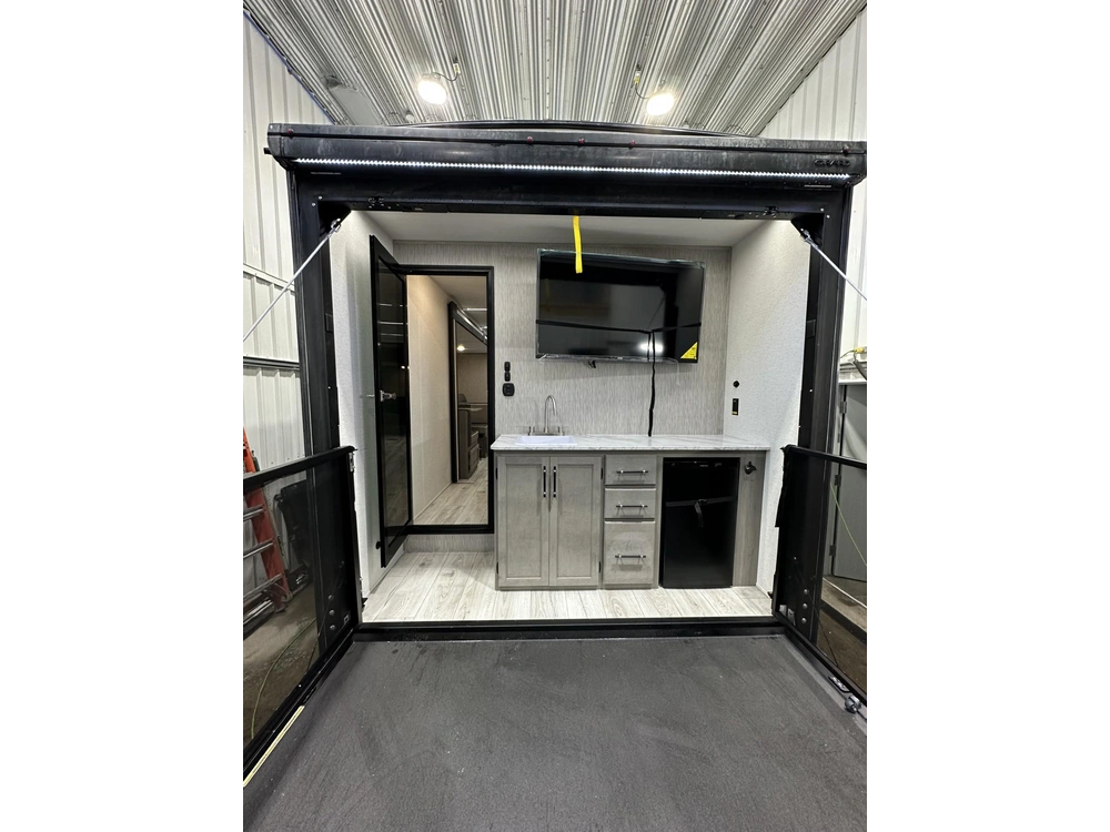 2025 Hideout 26patio alt