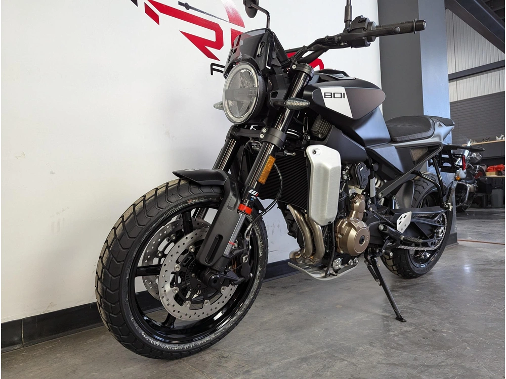 2025 Husqvarna Svartpilen 801 *2.99% Sur 60 Mois alt