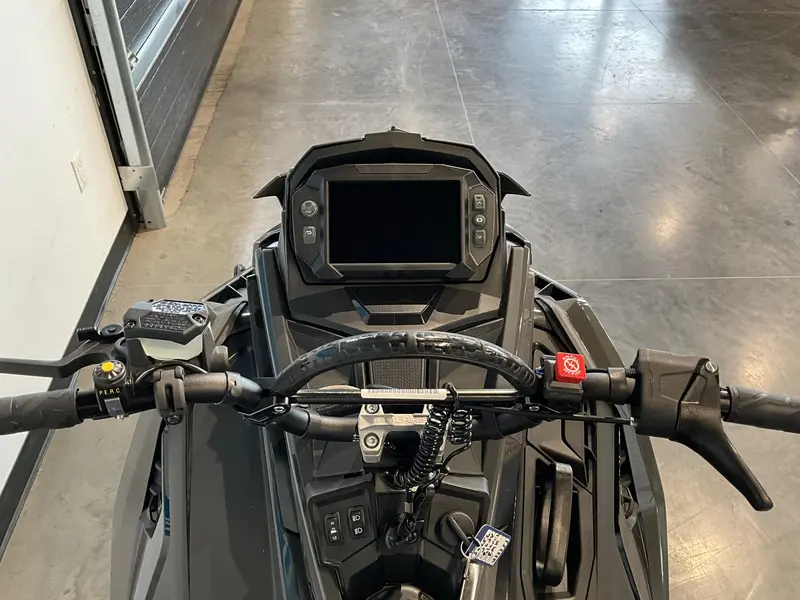 2024 Polaris 850 RMK Khaos Slash 165 3 443$ de rabais, jusqu'au 28-02-25