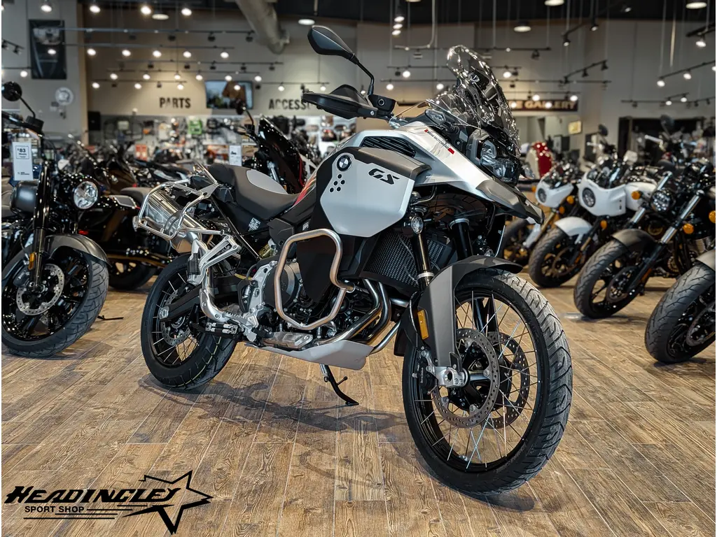 2025 BMW F 900 GS Adventure // White Aluminum Metallic Matte