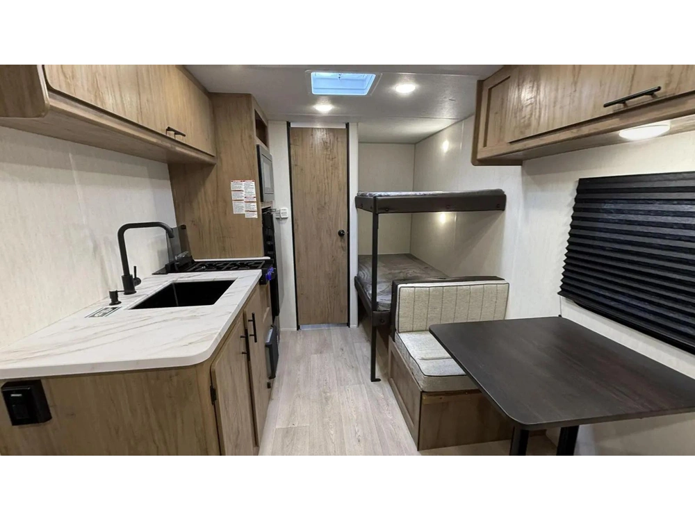 Cherokee 16lp Wolf Pup 2025 alt