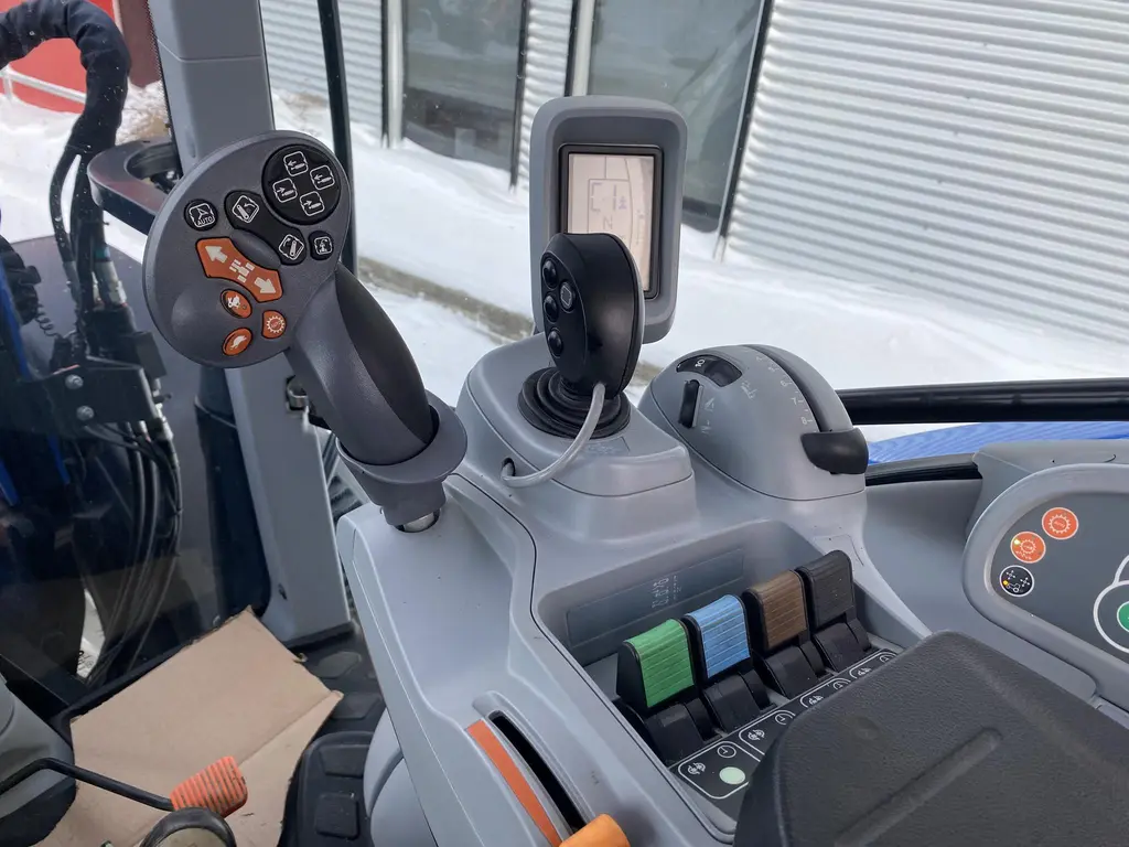 New Holland T6.145 2022