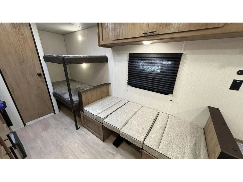 Cherokee 16lp Wolf Pup 2025 alt