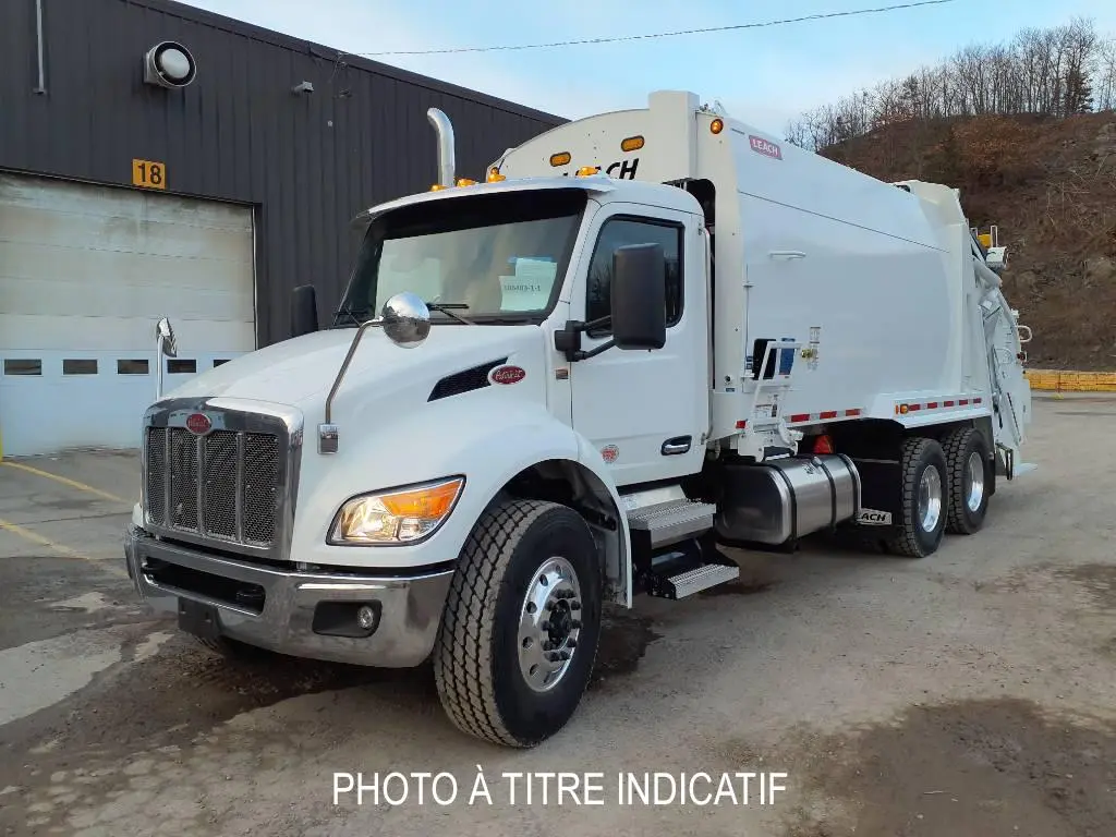 Peterbilt 548  2025