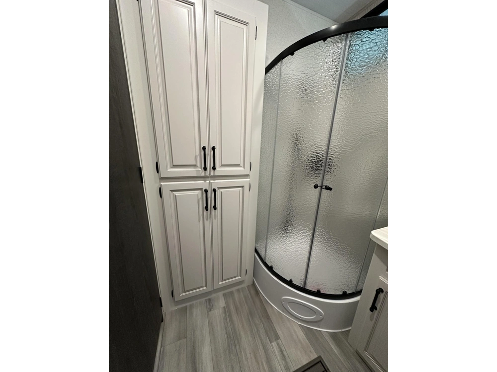 2025 Keystone Rv Retreat 39loft alt