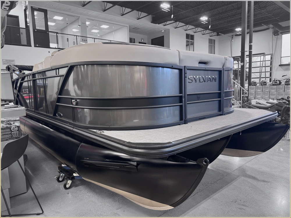 2025 Sylvan L3 Clz Dh + $2500 Watersports Package Included!! No Luxury Tax* alt