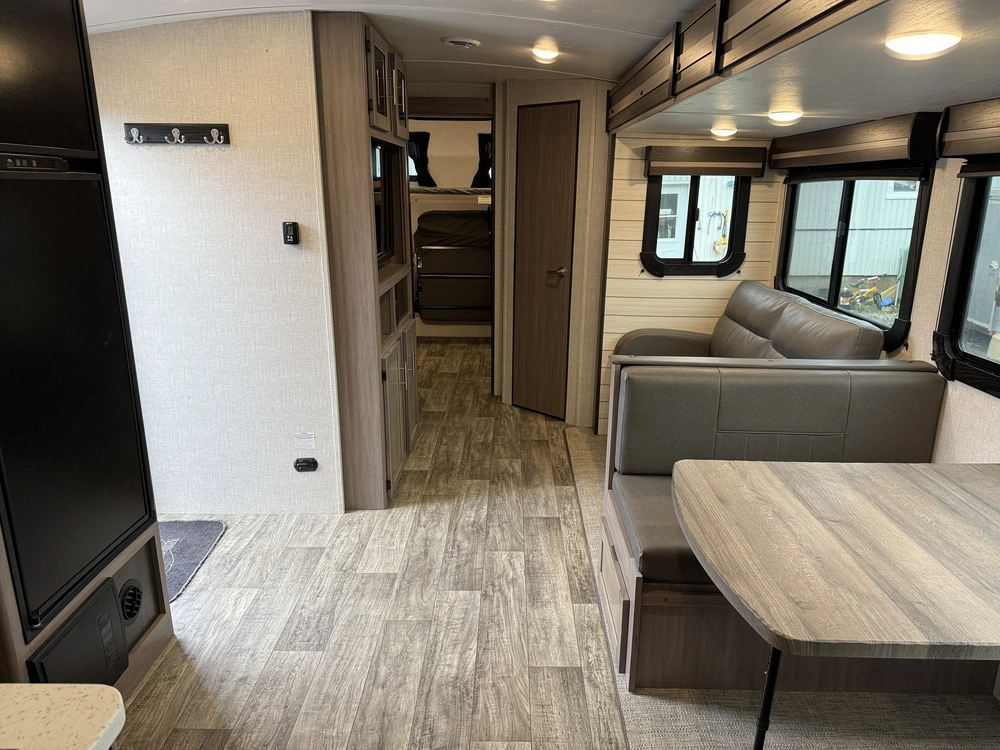 Sunset Trail By Crossroads 299qb 2022 alt