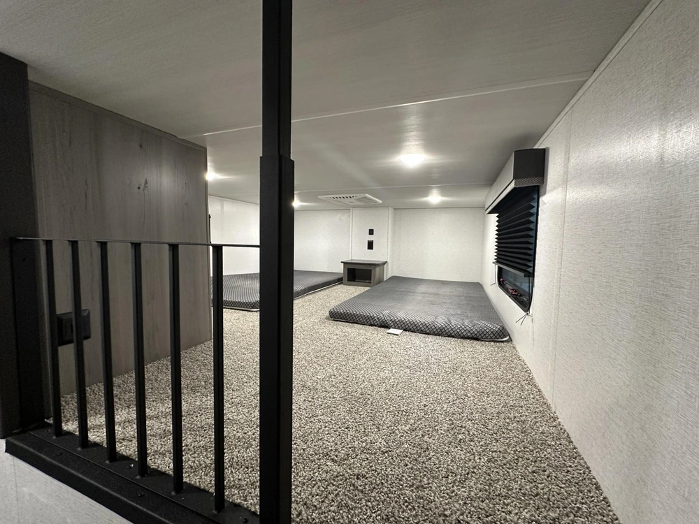 2025 Keystone Rv Retreat 39loft alt