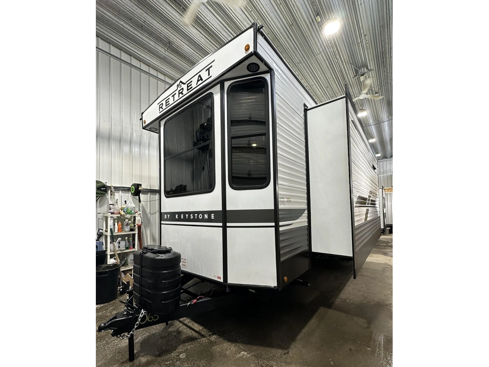 2025 Keystone Rv Retreat 39loft alt
