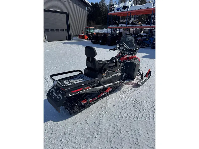 2020 Ski-Doo Expedition SE 900 ACE Rouge la