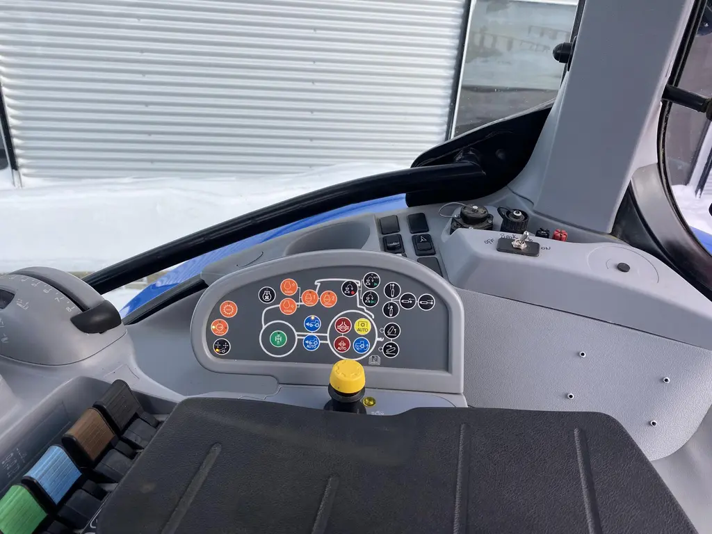 New Holland T6.145 2022