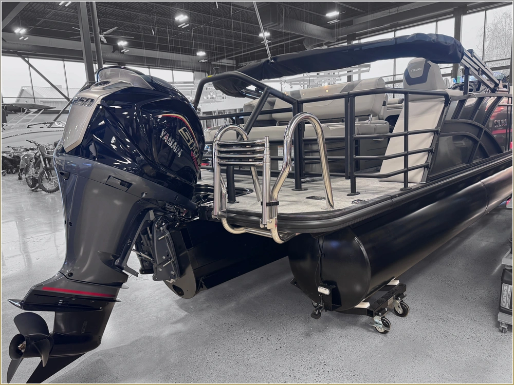 2025 Sylvan L3 Clz Dh + $2500 Watersports Package Included!! No Luxury Tax* alt