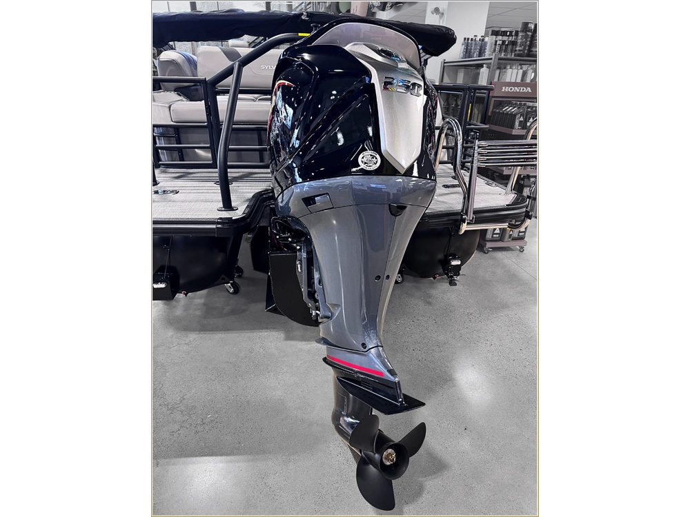 2025 Sylvan L3 Clz Dh + $2500 Watersports Package Included!! No Luxury Tax* alt