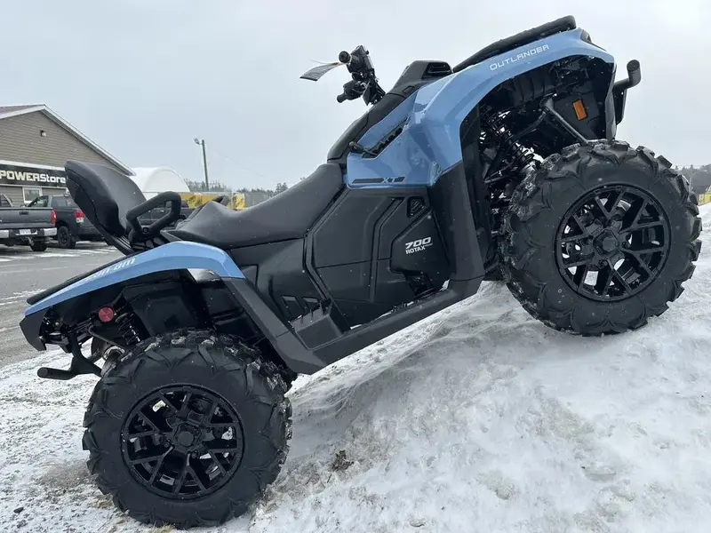 2025 Can-Am Outlander MAX XT 700
