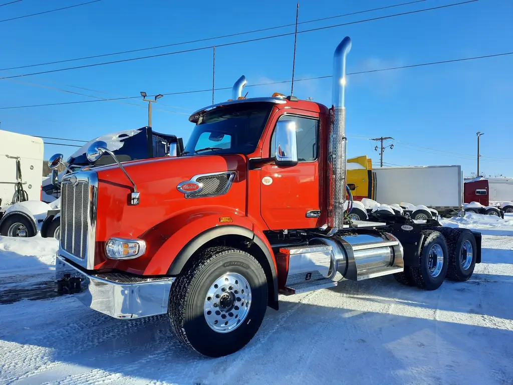 Peterbilt 567  2026