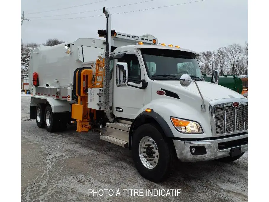2025 Peterbilt 548 