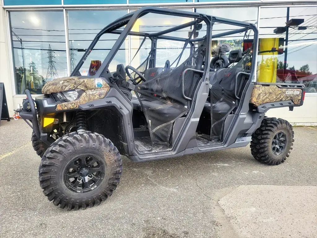 2023 Can-Am DEFENDER HD10 MAX XMR