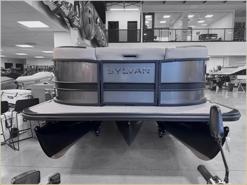 2025 Sylvan L3 Clz Dh + $2500 Watersports Package Included!! No Luxury Tax* alt