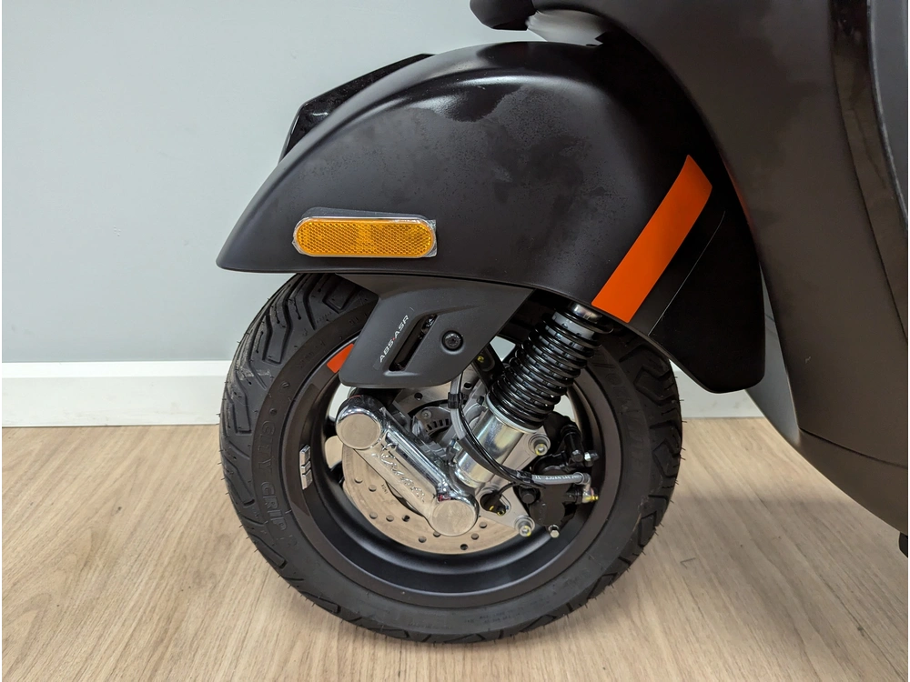 2024 Vespa Gts 300 Super Sport *3.99% / 60 Mois💳 alt