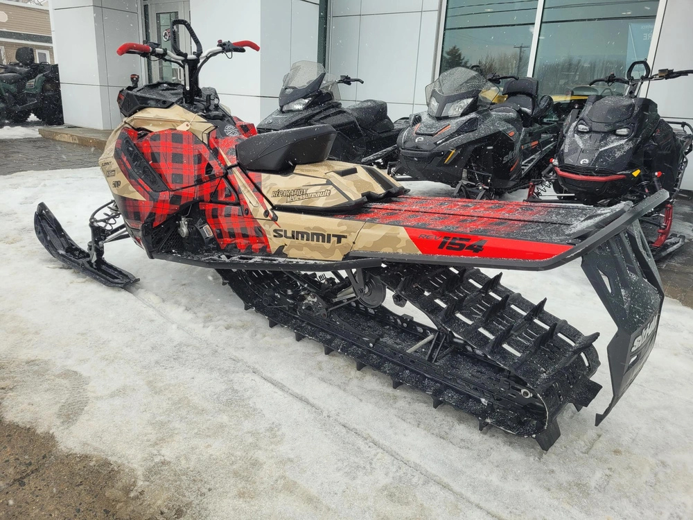 2020 Skidoo Summit Celb alt