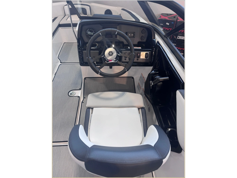 2025 Yamaha Ar195 + $1,500 Water Package!! $4,000 Rebate Included + 3.99% Financing alt