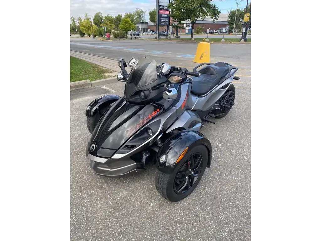 2011 Can-Am SPYDER RSS