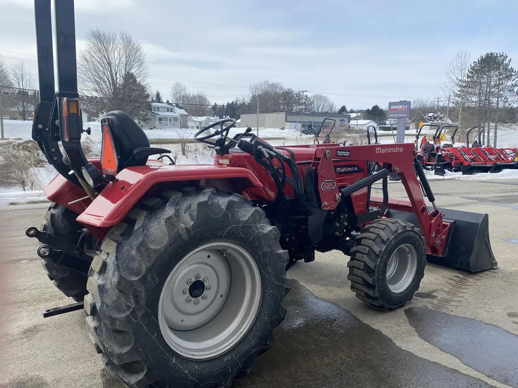2023 Mahindra 4550 4WD