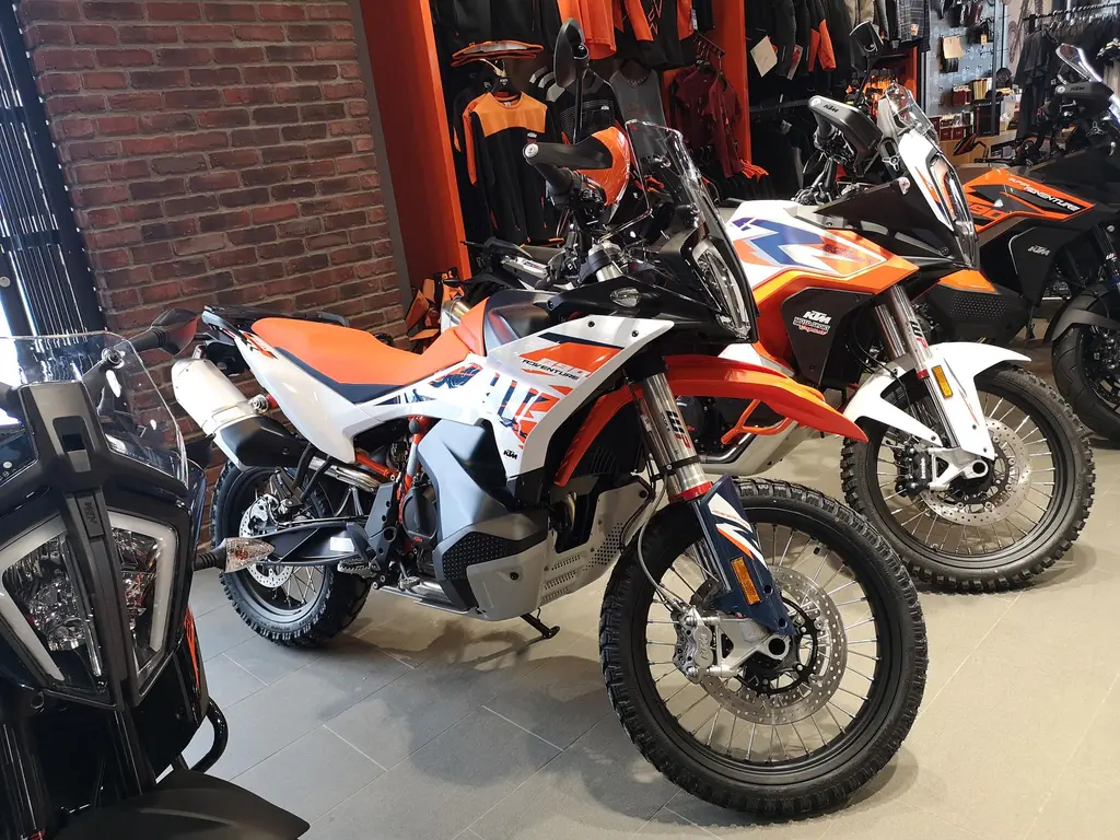 2025 KTM 890 Adventure R 