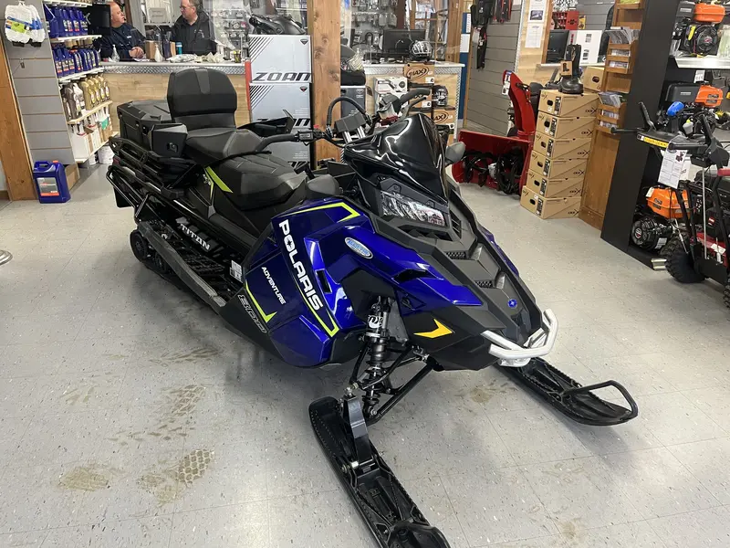 2023 Polaris 800 TITAN Adventure 155