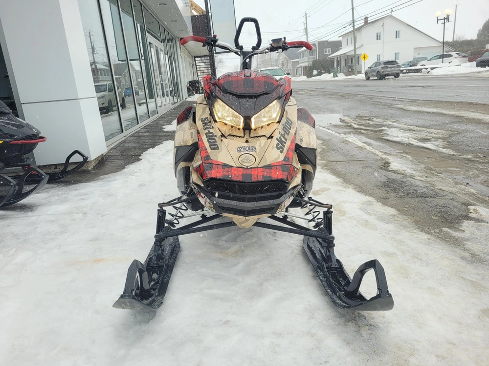 2020 Skidoo Summit Celb alt