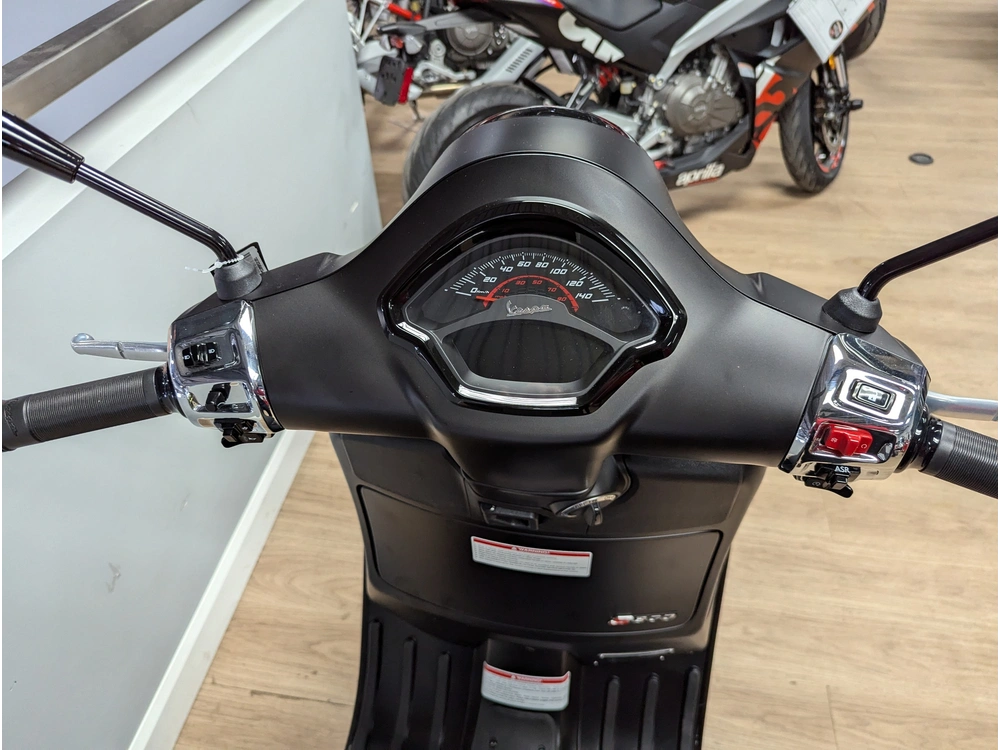 2024 Vespa Gts 300 Super Sport *3.99% / 60 Mois💳 alt