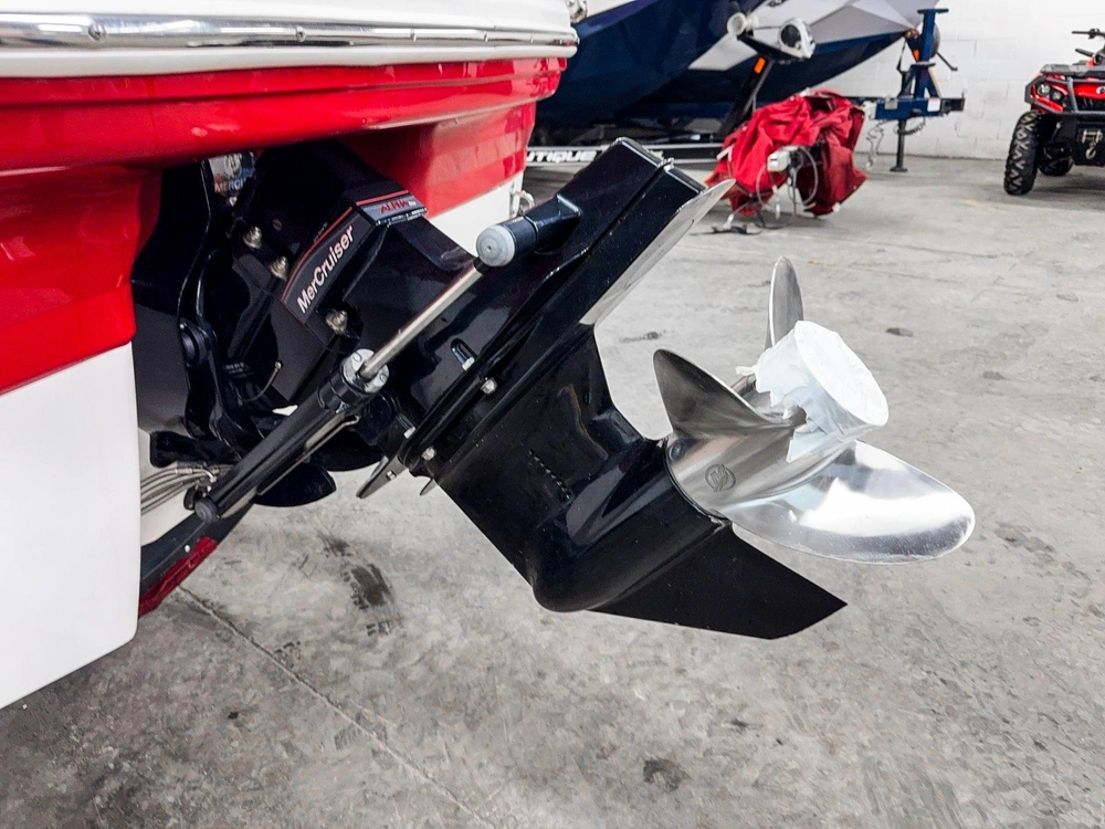2019 Chaparral 19 H2o Deluxe 4.5 Litres Mercruiser Seulement 14 Heures 2019 alt