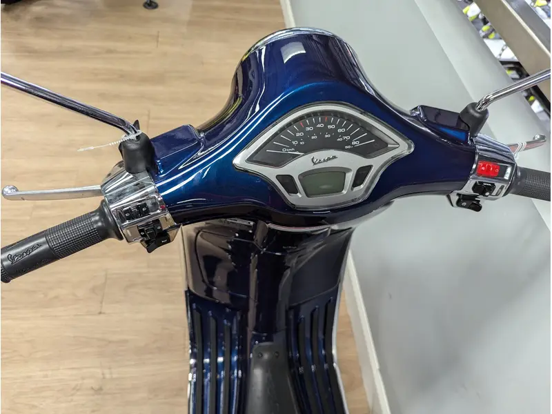 2023 VESPA PRIMAVERA 50